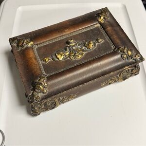 Antique Ornate Baroque Hand Carved Wood Hinged Jewelry Casket with Gold Gild